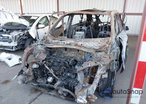 2022 Toyota Highlander Xle из США, поврежденный, VIN 5TDHZRBH1NS217612